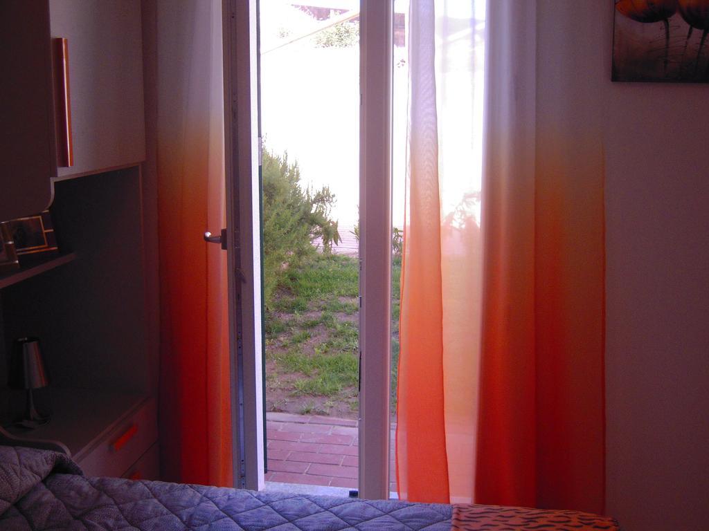 Orchidea Apartment Badesi Zewnętrze zdjęcie